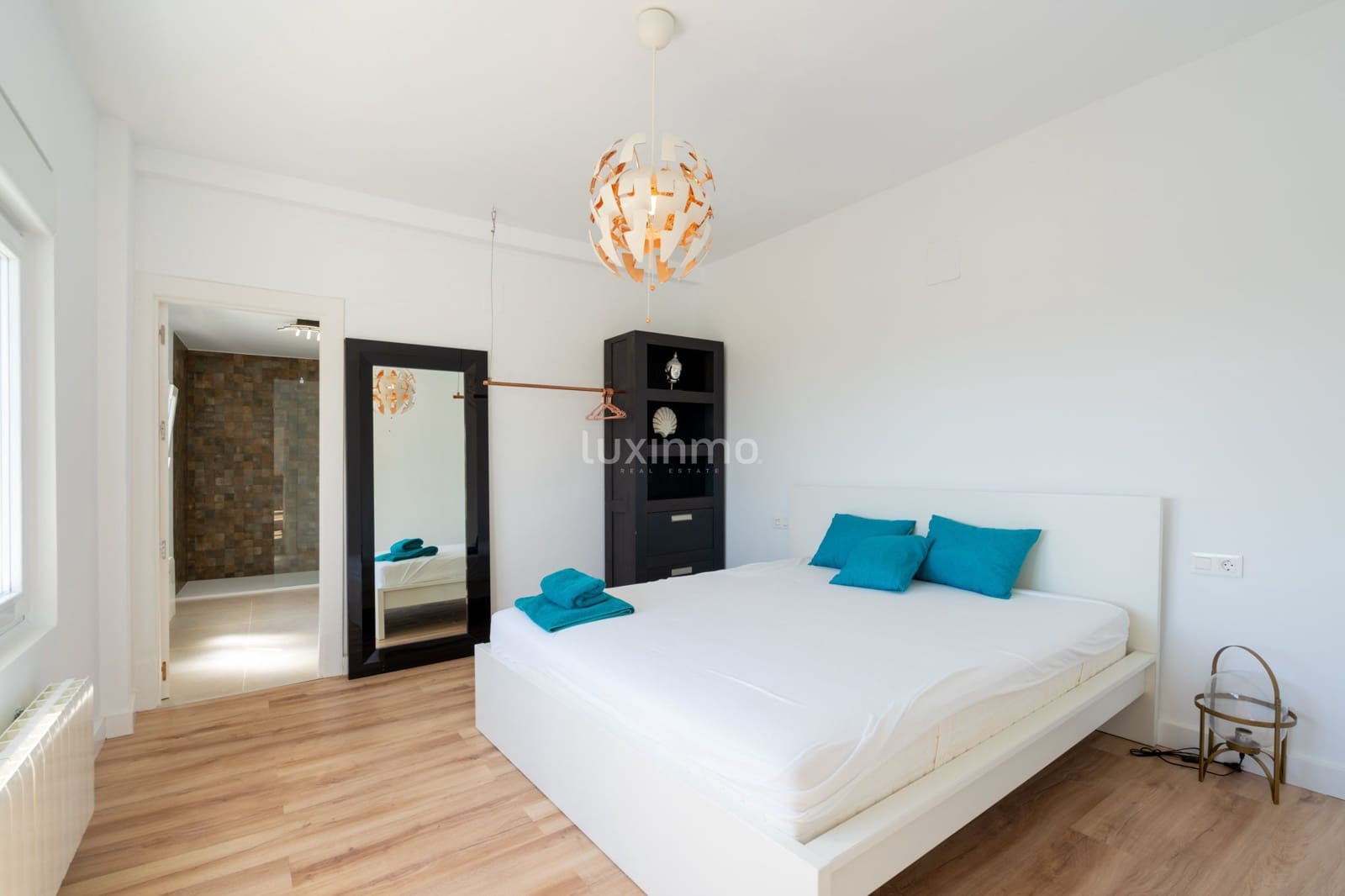 4 sypialnia Willa na sprzedaż w Calpe / Calp z basenem garażem - 999 900 € (Ref: 8836136)