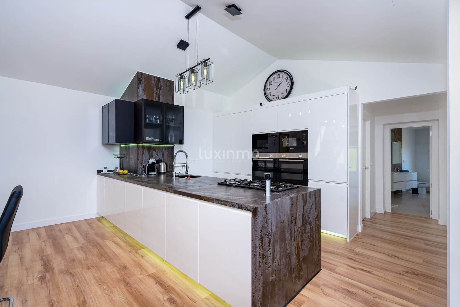 4 sypialnia Willa na sprzedaż w Calpe / Calp z basenem garażem - 999 900 € (Ref: 8836136)