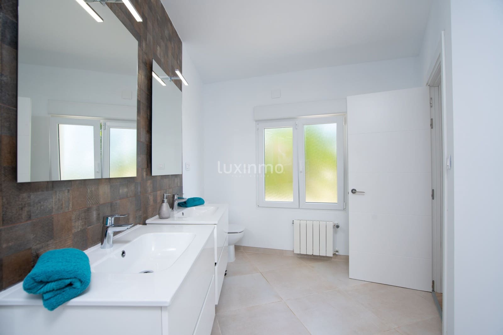 4 sypialnia Willa na sprzedaż w Calpe / Calp z basenem garażem - 999 900 € (Ref: 8836136)