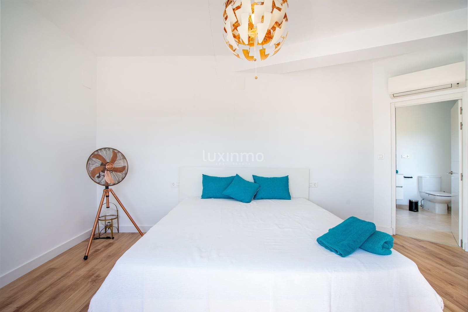 4 sypialnia Willa na sprzedaż w Calpe / Calp z basenem garażem - 999 900 € (Ref: 8836136)