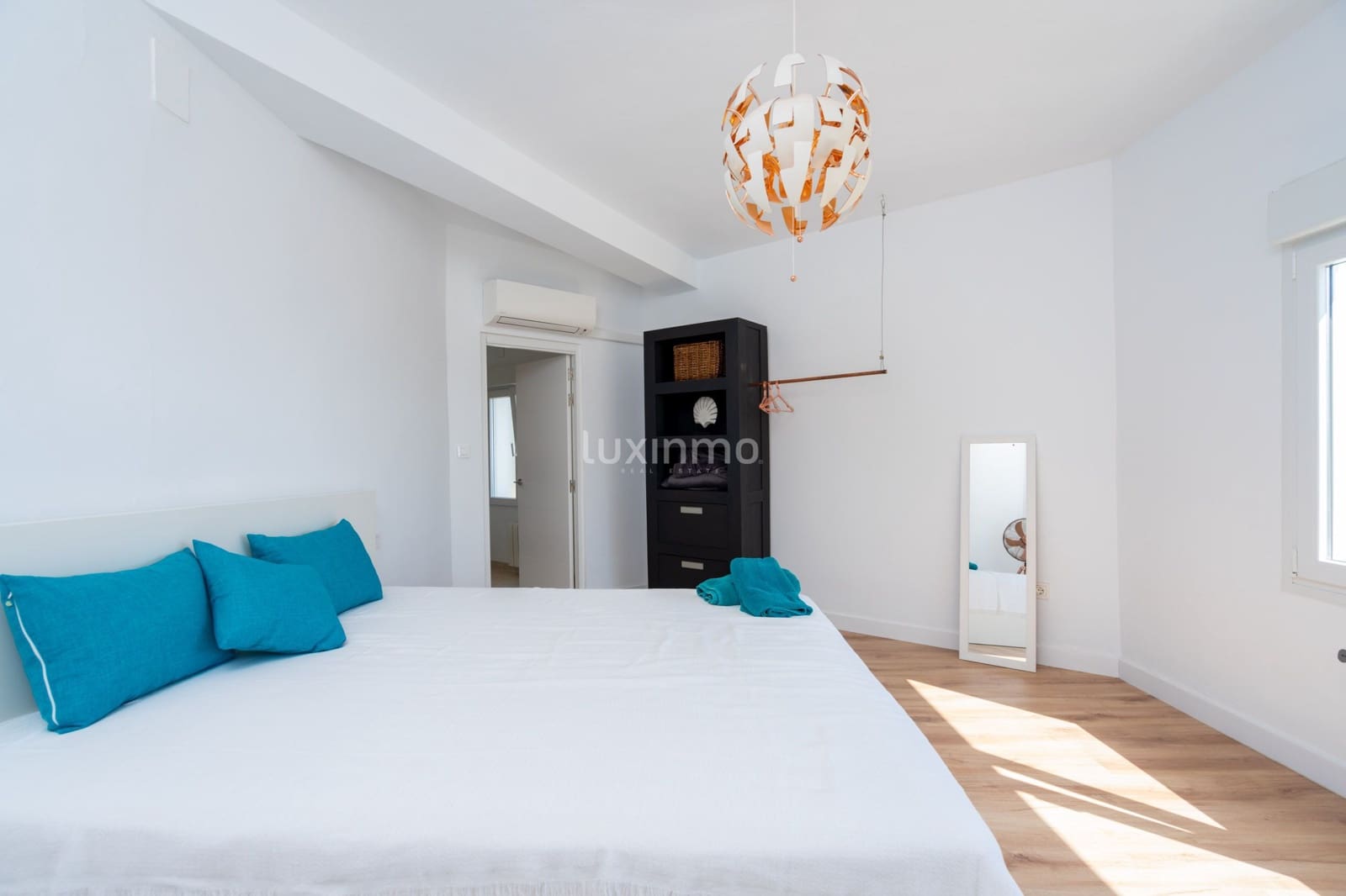 4 sypialnia Willa na sprzedaż w Calpe / Calp z basenem garażem - 999 900 € (Ref: 8836136)