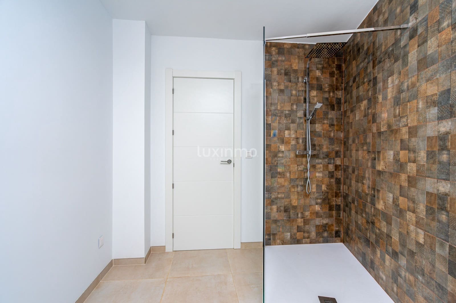 4 sypialnia Willa na sprzedaż w Calpe / Calp z basenem garażem - 999 900 € (Ref: 8836136)