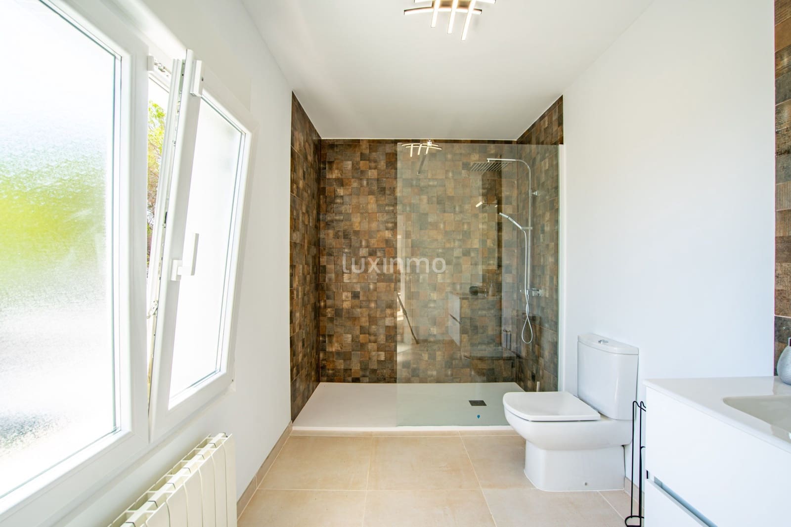 4 sypialnia Willa na sprzedaż w Calpe / Calp z basenem garażem - 999 900 € (Ref: 8836136)