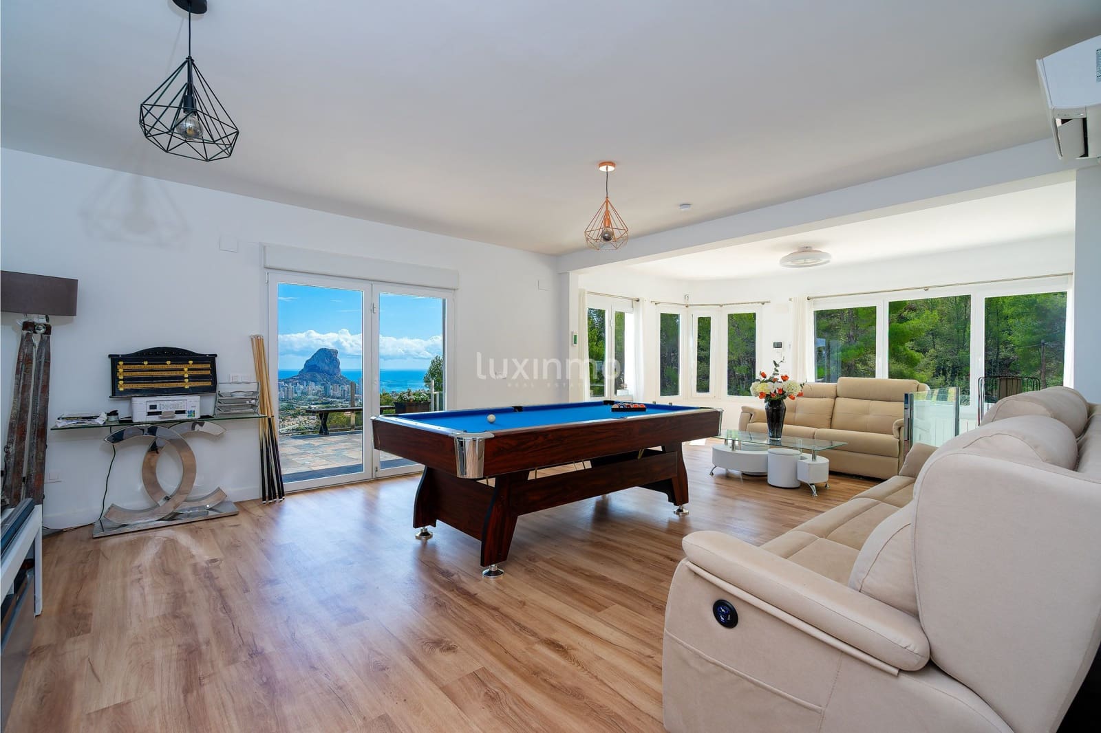 4 sypialnia Willa na sprzedaż w Calpe / Calp z basenem garażem - 999 900 € (Ref: 8836136)