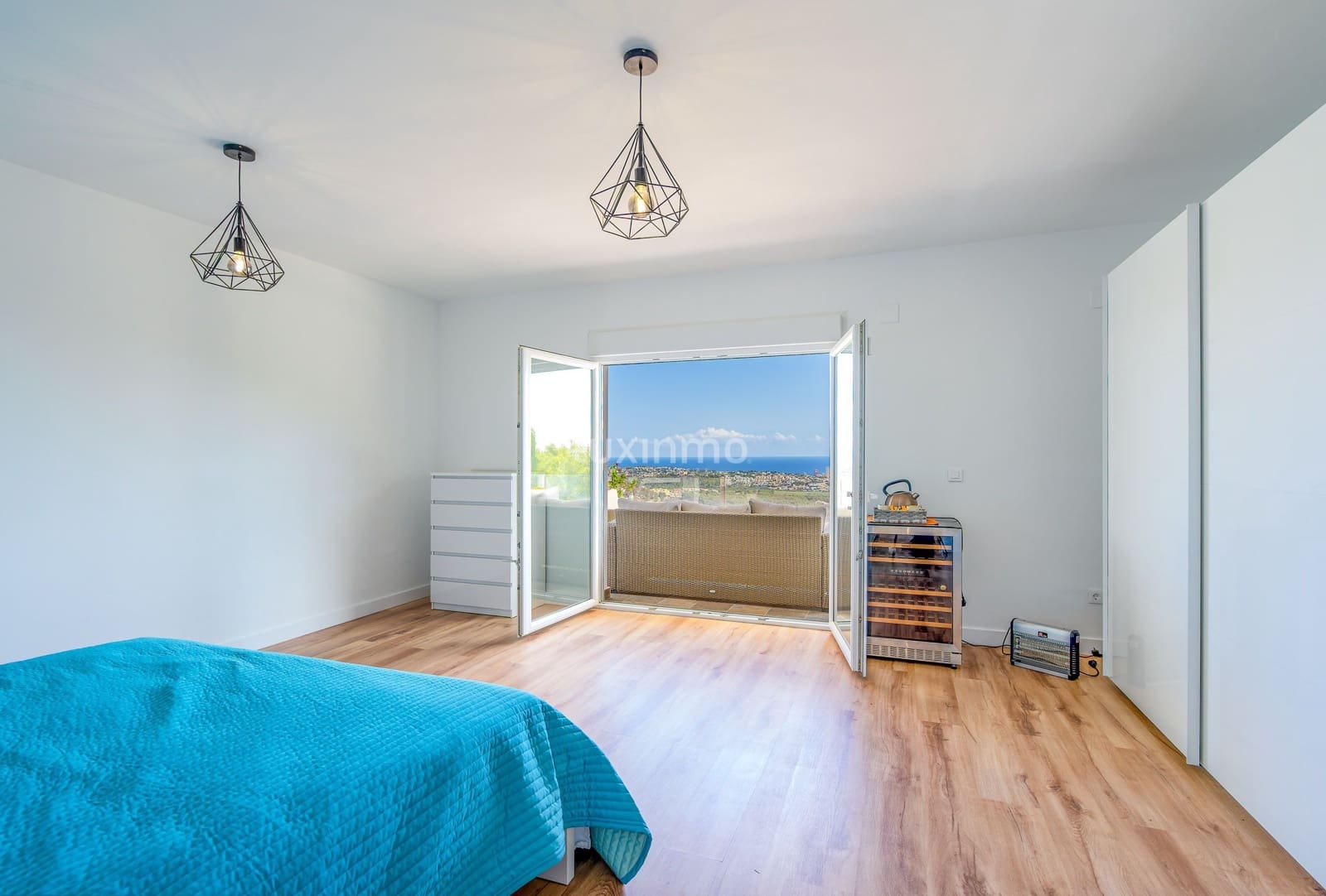 4 sypialnia Willa na sprzedaż w Calpe / Calp z basenem garażem - 999 900 € (Ref: 8836136)