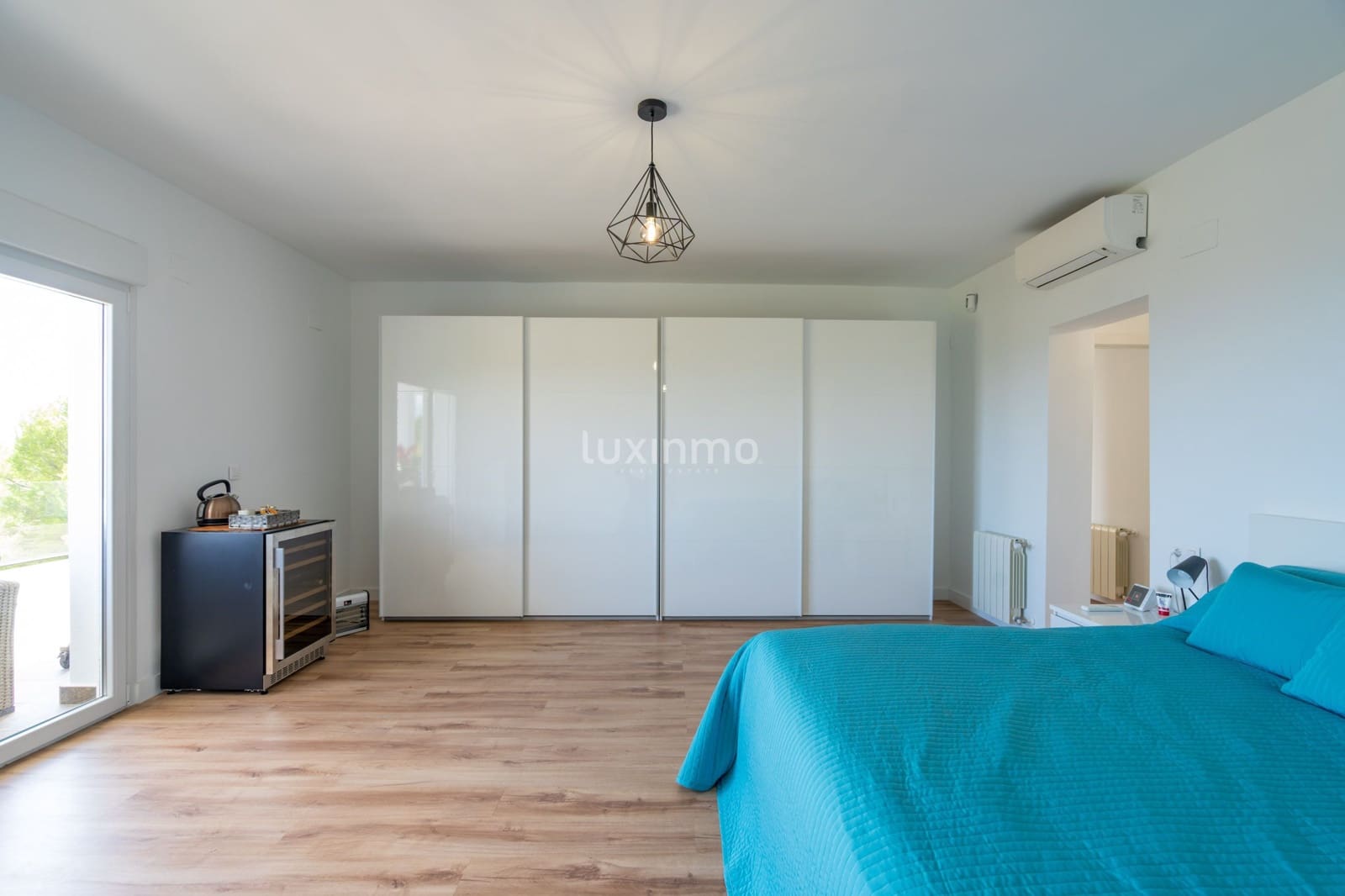 4 sypialnia Willa na sprzedaż w Calpe / Calp z basenem garażem - 999 900 € (Ref: 8836136)