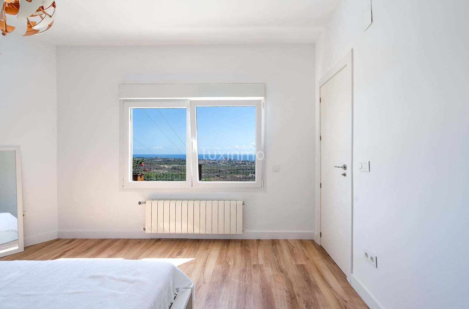 4 sypialnia Willa na sprzedaż w Calpe / Calp z basenem garażem - 999 900 € (Ref: 8836136)