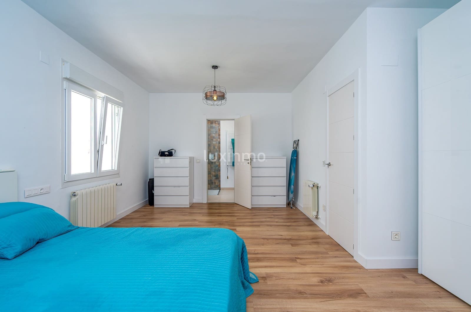 4 sypialnia Willa na sprzedaż w Calpe / Calp z basenem garażem - 999 900 € (Ref: 8836136)