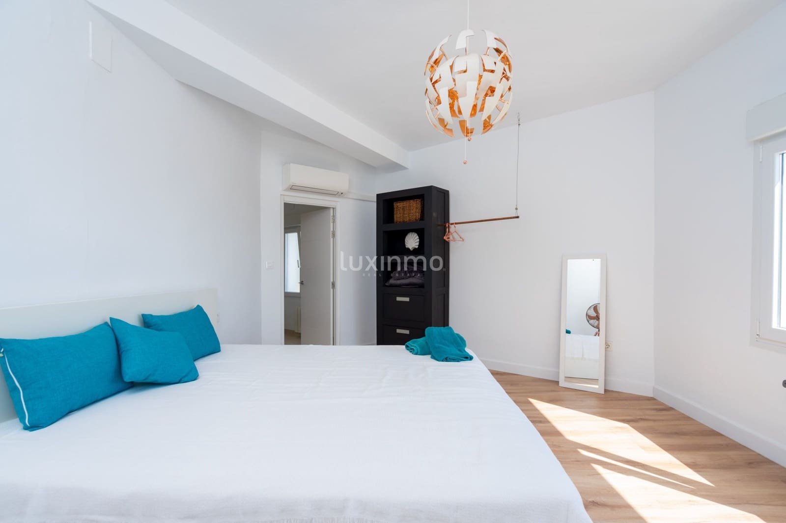 4 sypialnia Willa na sprzedaż w Calpe / Calp z basenem garażem - 999 900 € (Ref: 8836136)