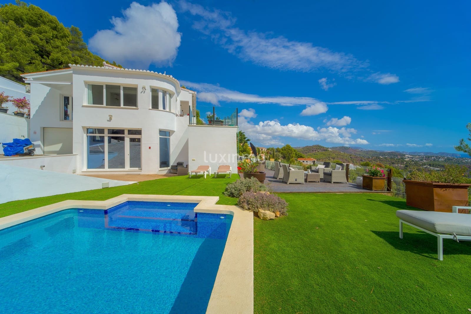 4 sypialnia Willa na sprzedaż w Calpe / Calp z basenem garażem - 999 900 € (Ref: 8836136)