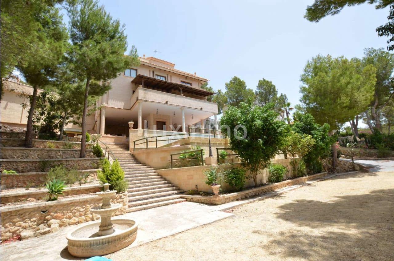 4 soverom Villa til salgs i Altea med svømmebasseng garasje - € 630 000 (Ref: 8836147)