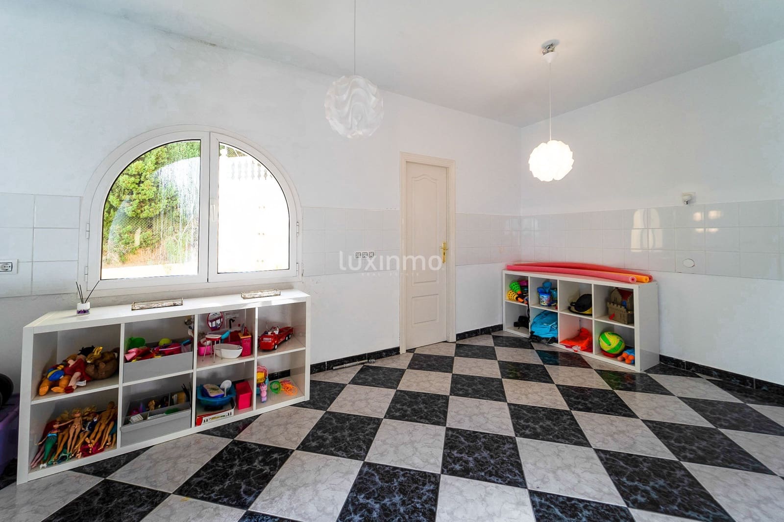 4 sovrum Villa till salu i Calpe / Calp med pool garage - 1 250 000 € (Ref: 8836157)