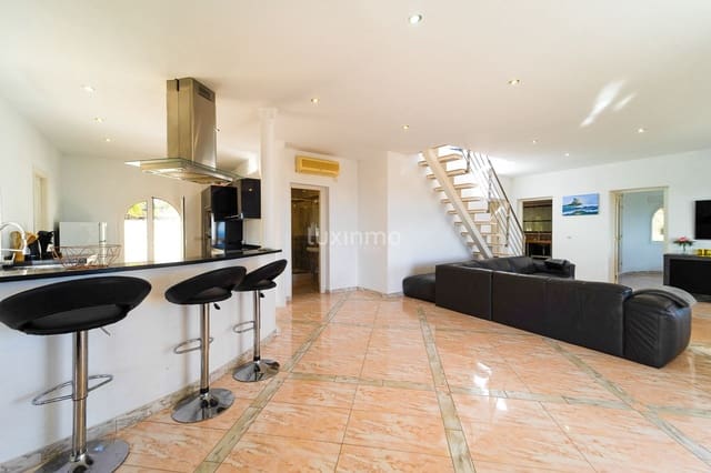 4 sovrum Villa till salu i Calpe / Calp med pool garage - 1 250 000 € (Ref: 8836157)