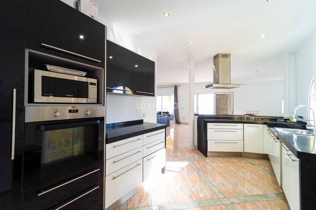 4 sovrum Villa till salu i Calpe / Calp med pool garage - 1 250 000 € (Ref: 8836157)