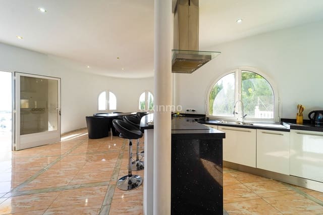 4 sovrum Villa till salu i Calpe / Calp med pool garage - 1 250 000 € (Ref: 8836157)