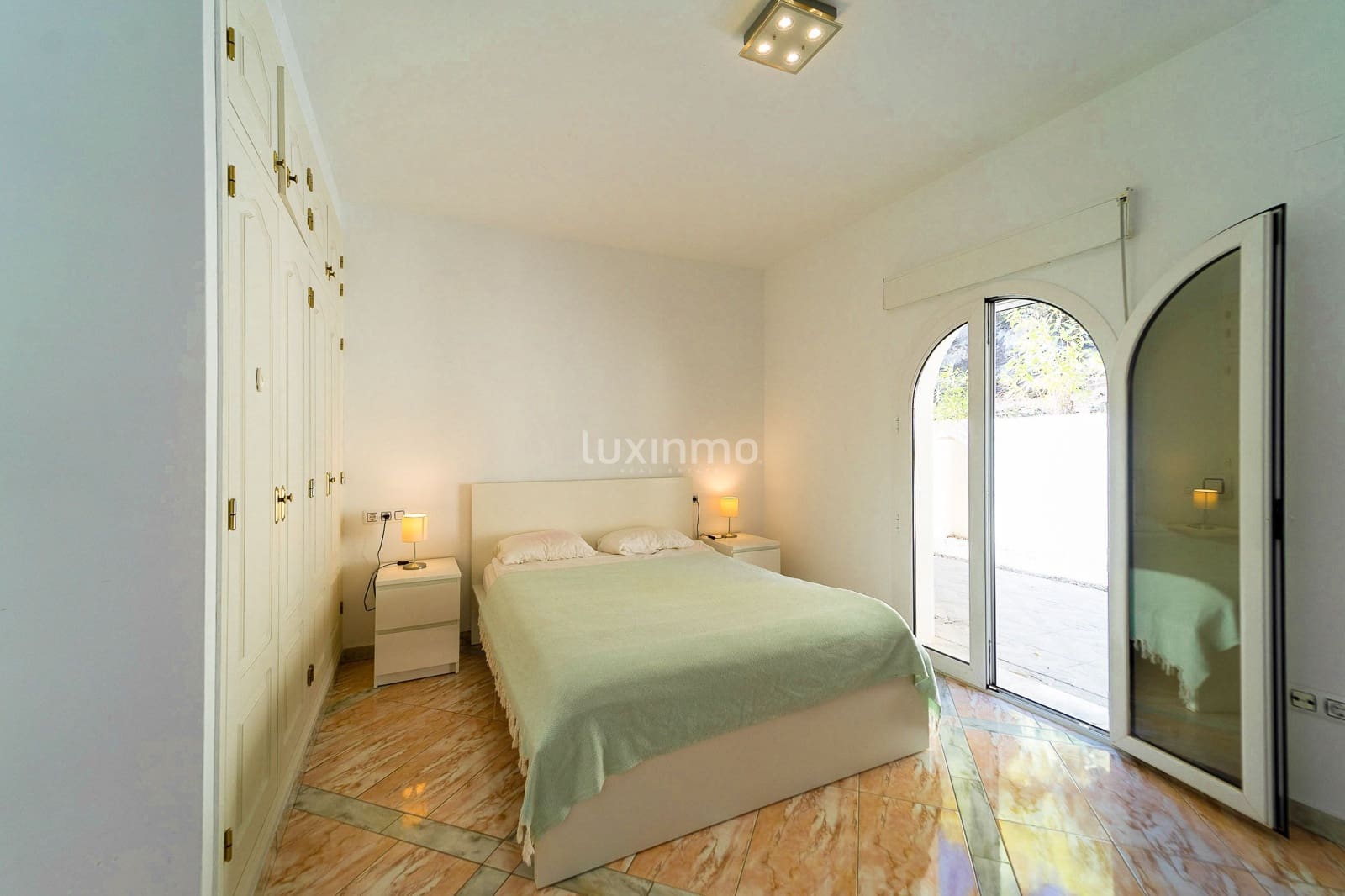 4 sovrum Villa till salu i Calpe / Calp med pool garage - 1 250 000 € (Ref: 8836157)