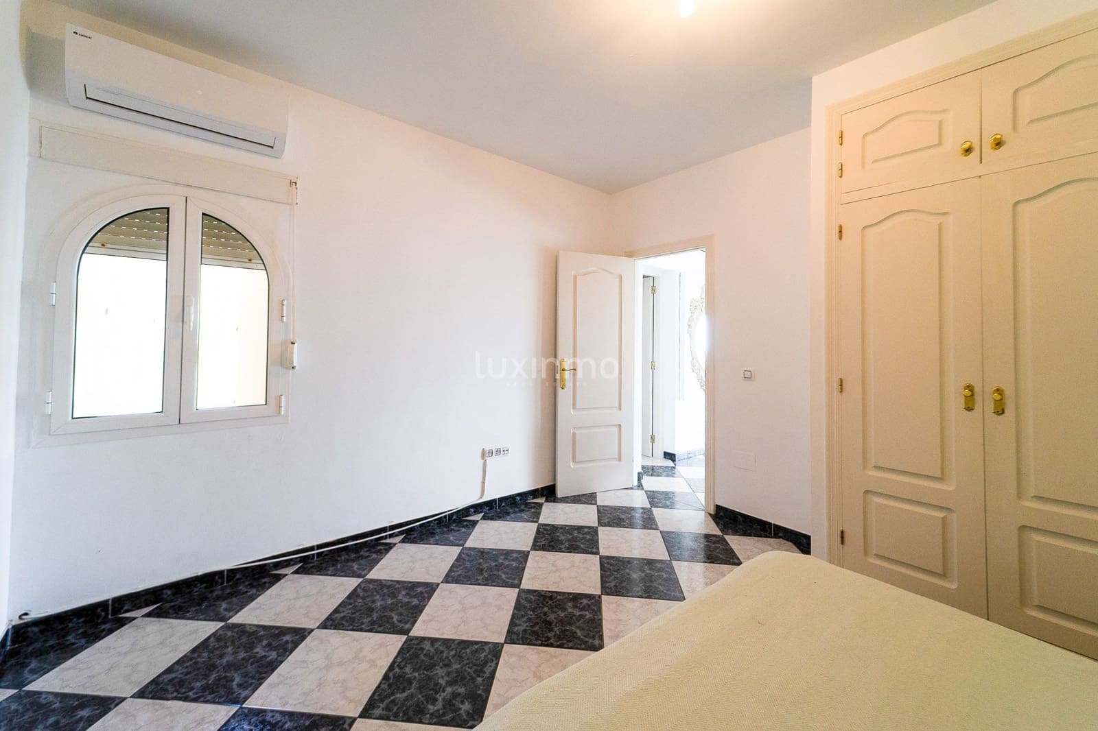 4 sovrum Villa till salu i Calpe / Calp med pool garage - 1 250 000 € (Ref: 8836157)