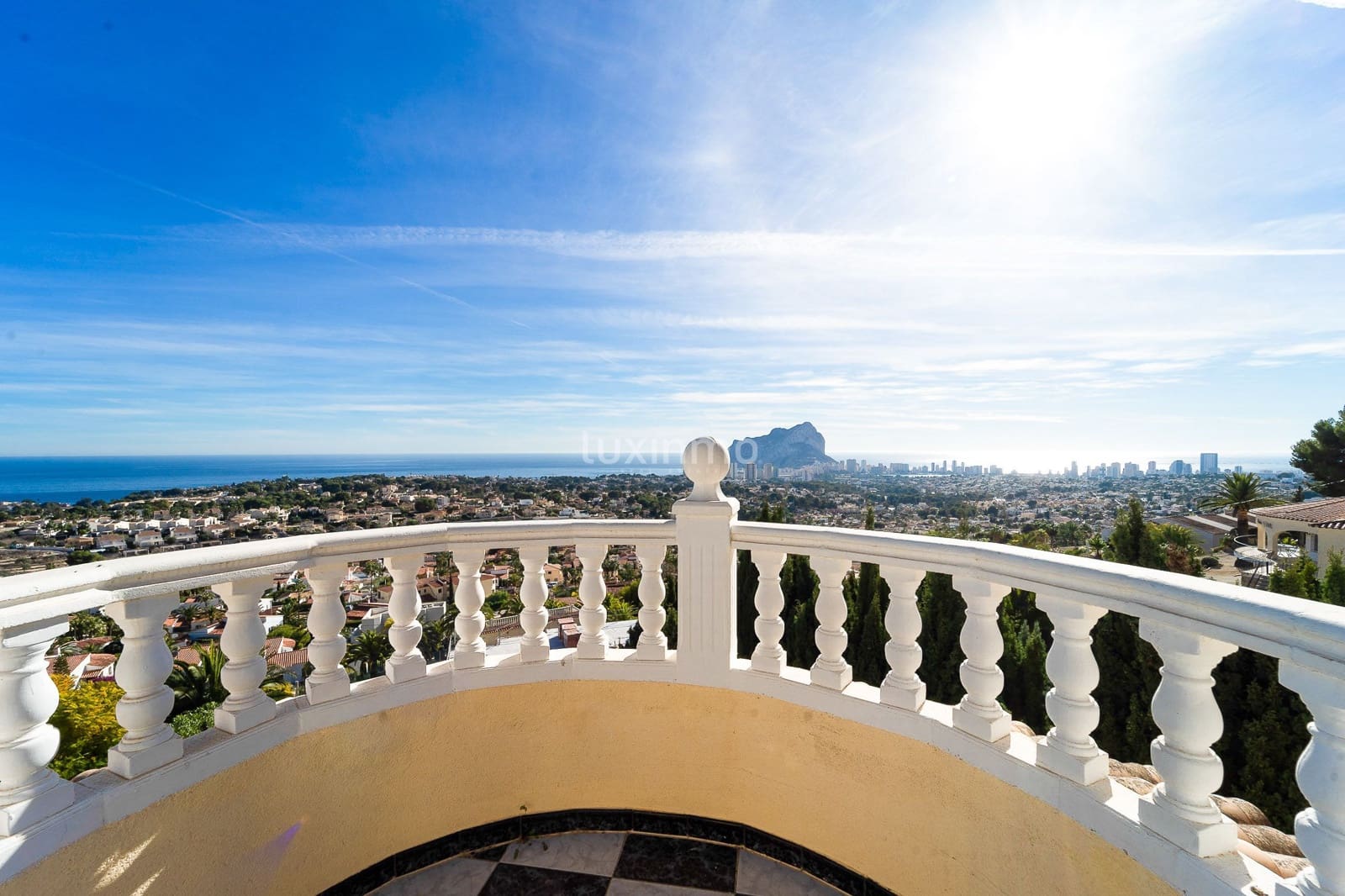 4 sovrum Villa till salu i Calpe / Calp med pool garage - 1 250 000 € (Ref: 8836157)