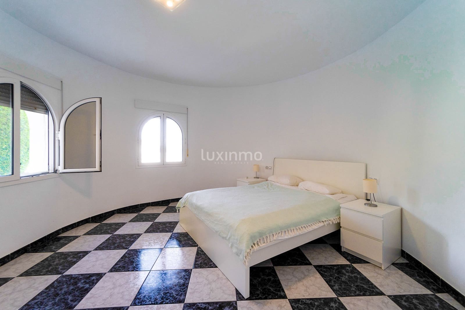 4 sovrum Villa till salu i Calpe / Calp med pool garage - 1 250 000 € (Ref: 8836157)