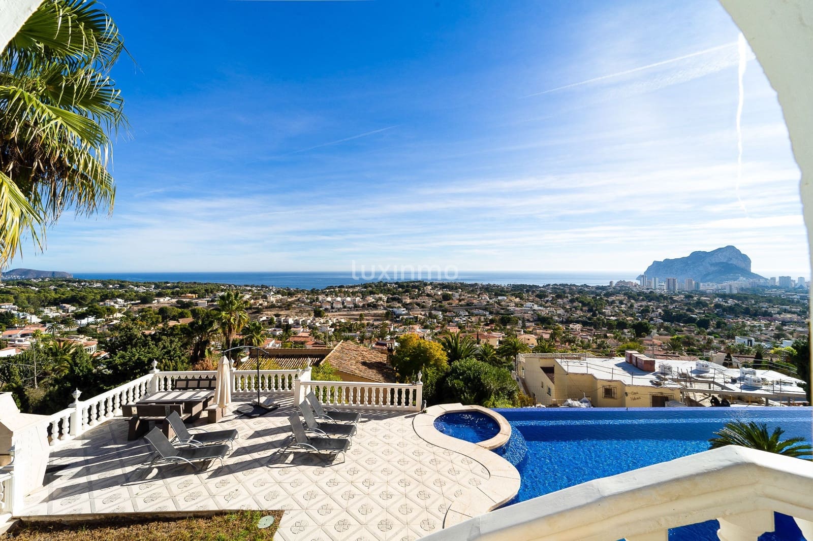 4 sovrum Villa till salu i Calpe / Calp med pool garage - 1 250 000 € (Ref: 8836157)