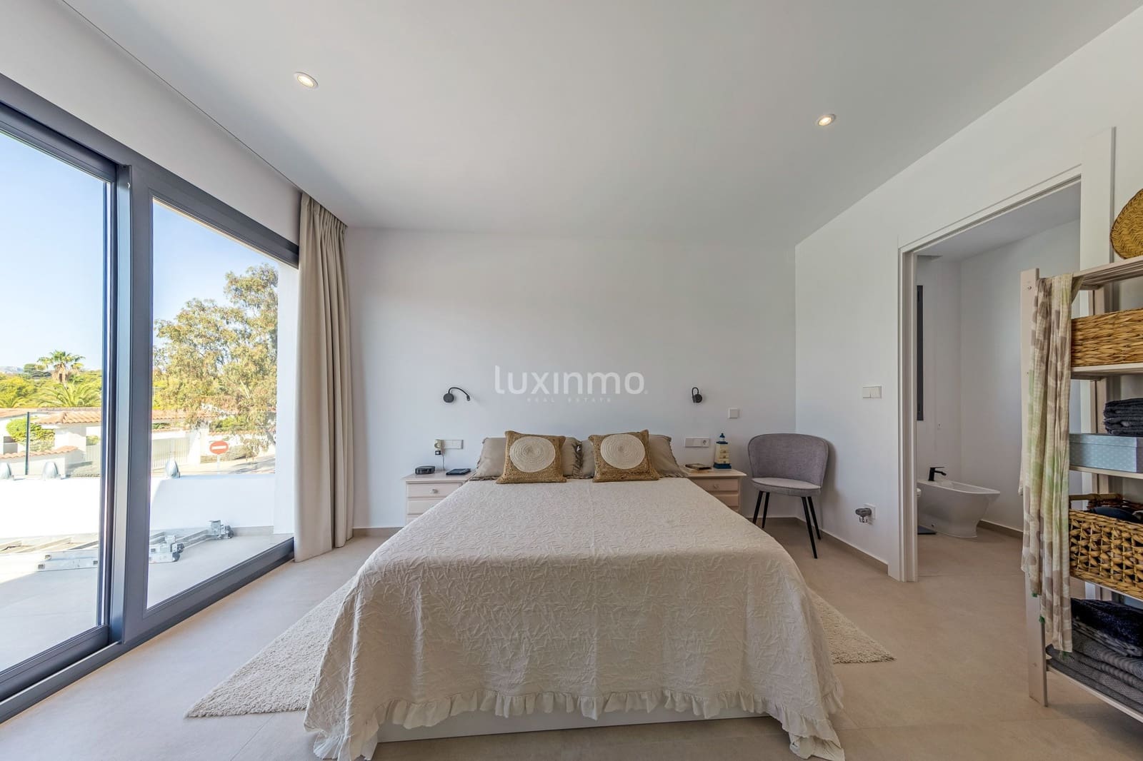 4 soveværelse Villa til salg i Alfaz del Pi / L'Alfas del Pi med swimmingpool garage - € 1.175.000 (Ref: 8836160)