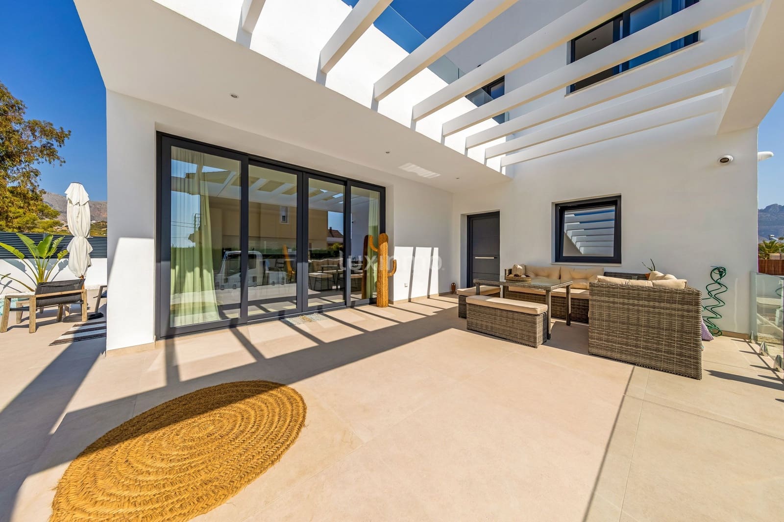 4 soveværelse Villa til salg i Alfaz del Pi / L'Alfas del Pi med swimmingpool garage - € 1.175.000 (Ref: 8836160)