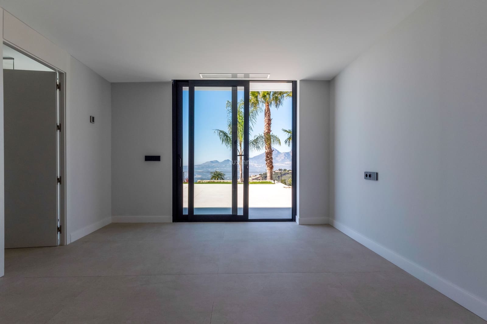 4 bedroom Villa for sale in Altea with pool garage - € 2,600,000 (Ref: 8836163)