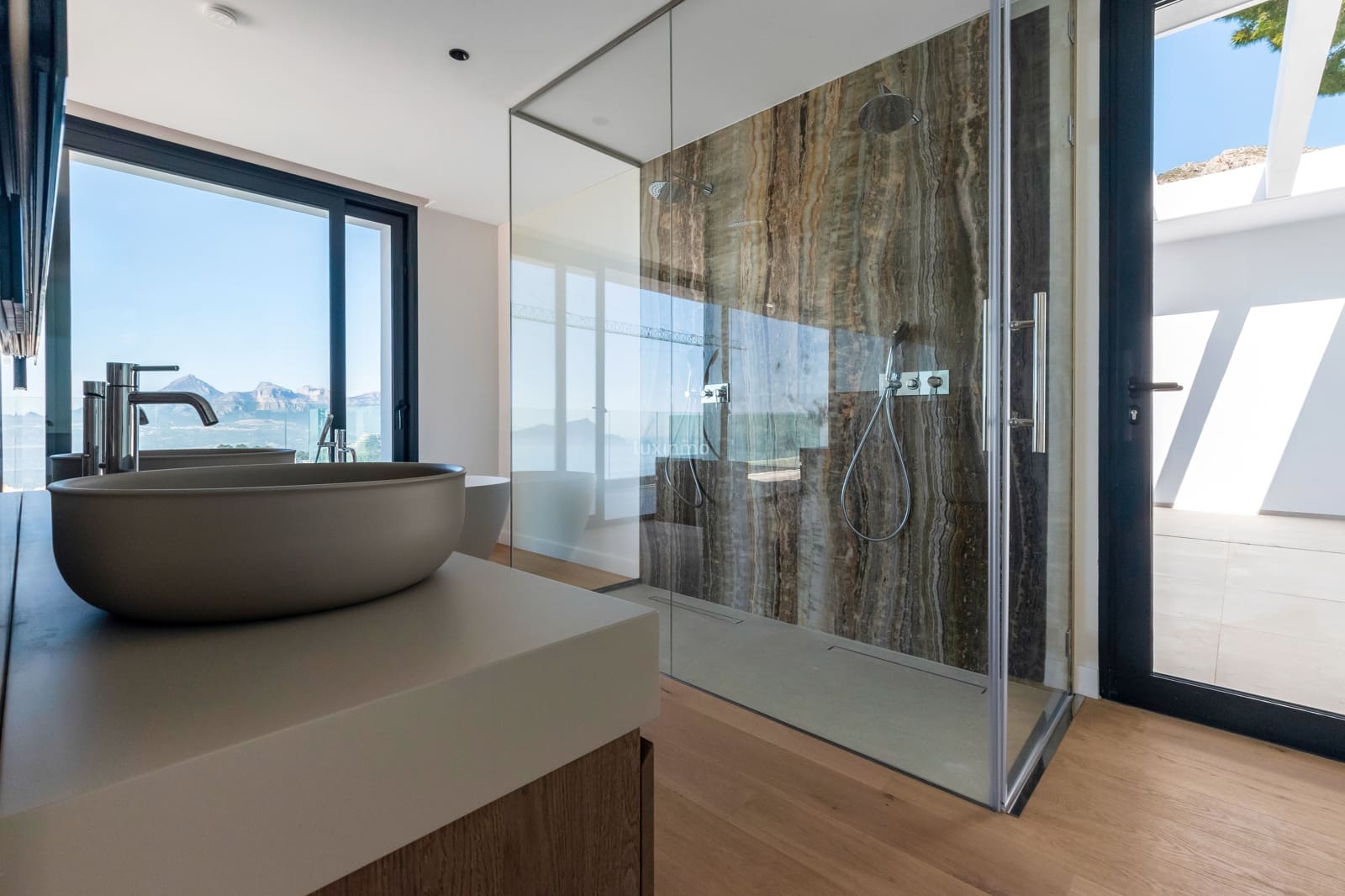 4 bedroom Villa for sale in Altea with pool garage - € 2,600,000 (Ref: 8836163)