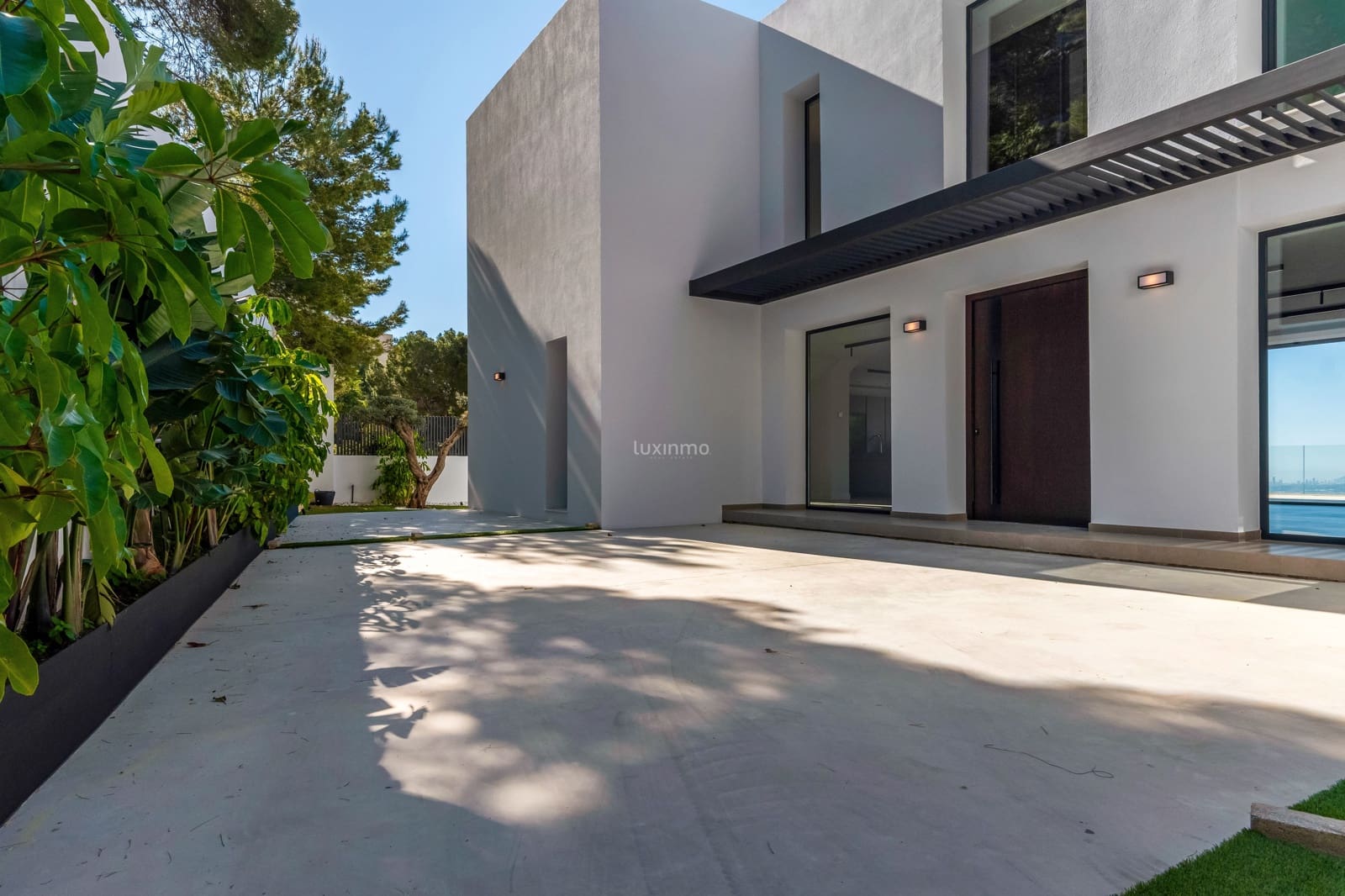 4 bedroom Villa for sale in Altea with pool garage - € 2,600,000 (Ref: 8836163)