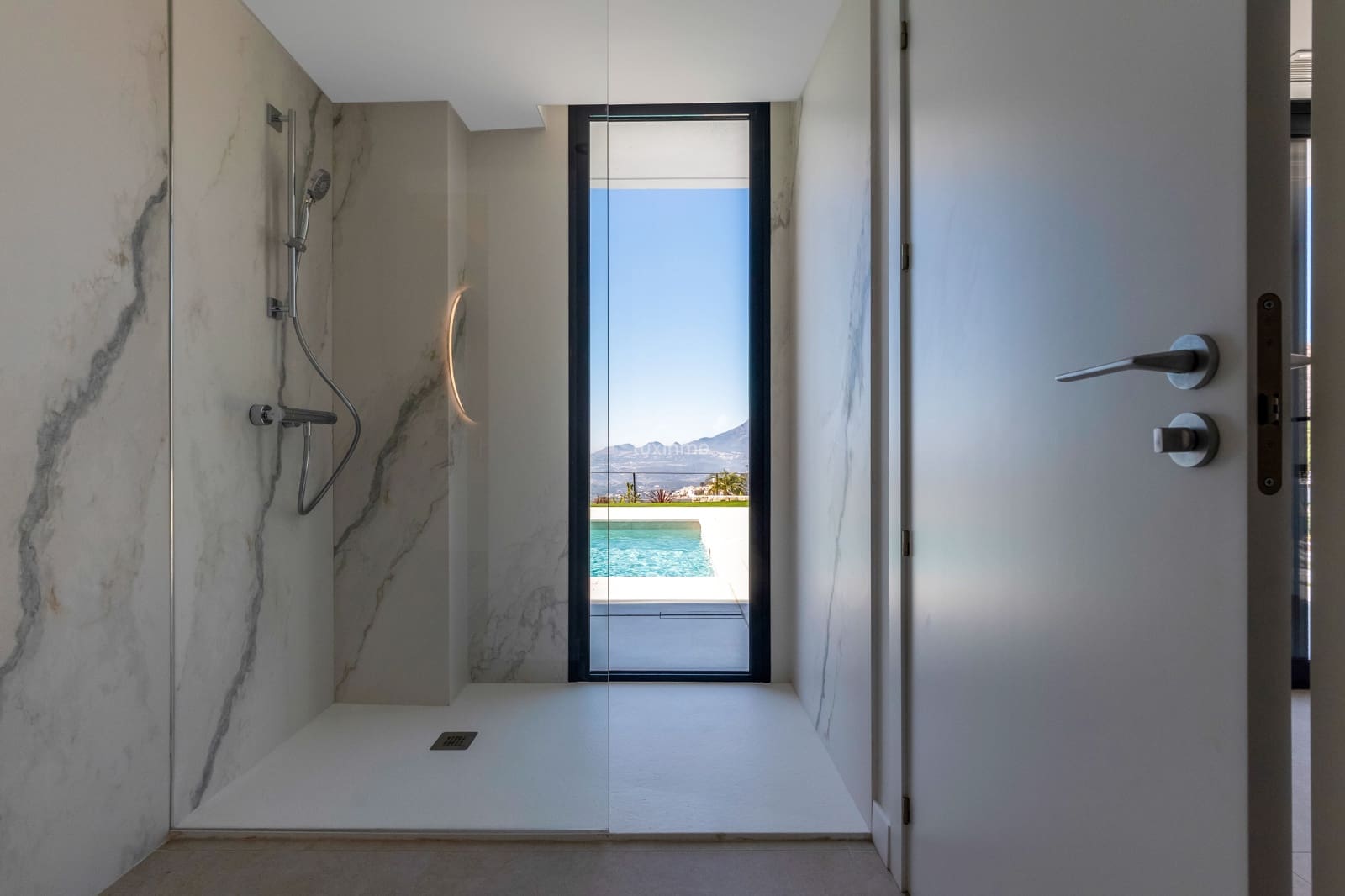 4 bedroom Villa for sale in Altea with pool garage - € 2,600,000 (Ref: 8836163)