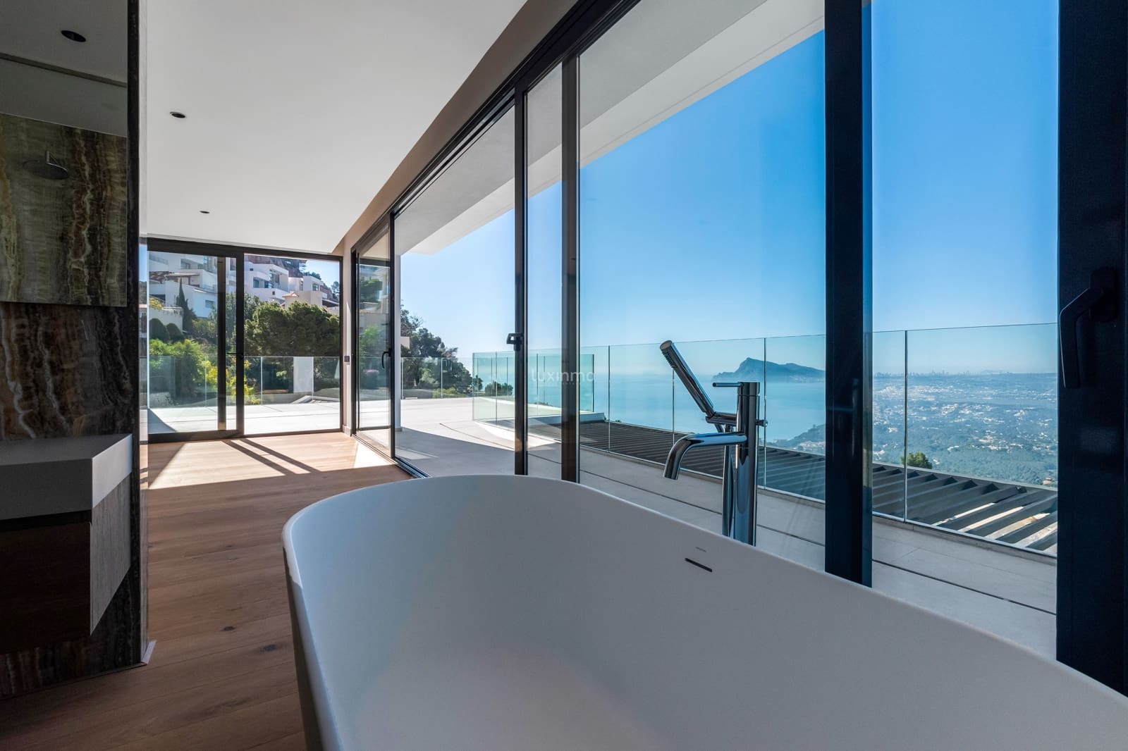 4 bedroom Villa for sale in Altea with pool garage - € 2,600,000 (Ref: 8836163)