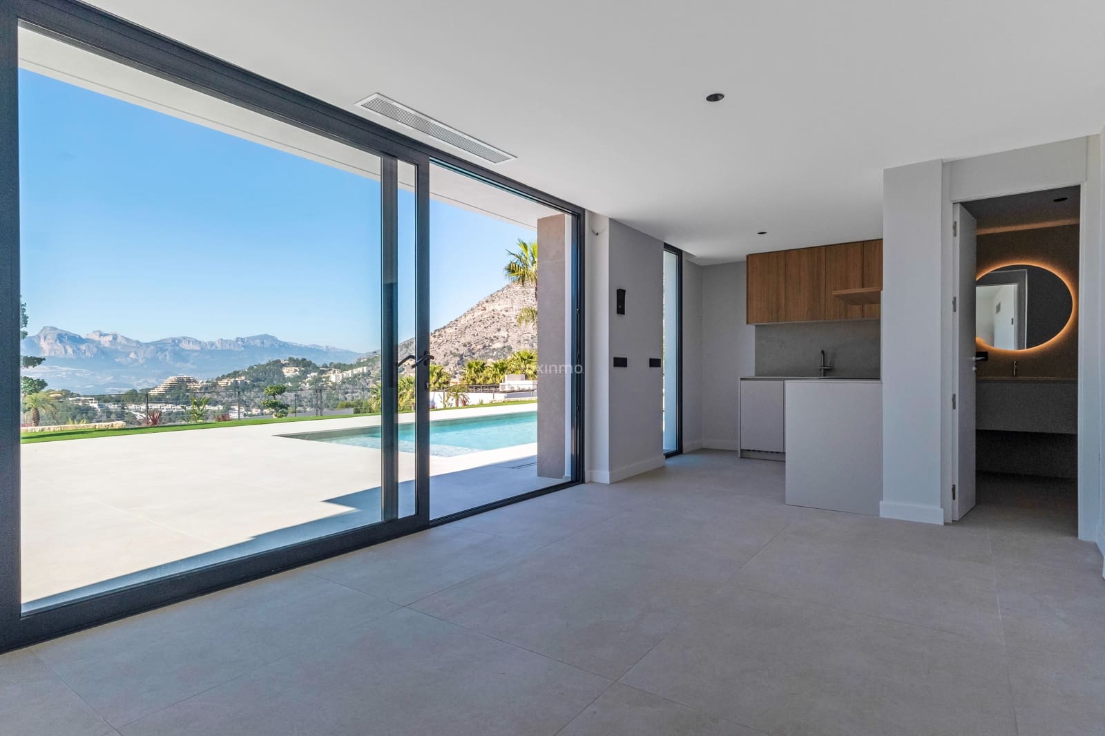 4 bedroom Villa for sale in Altea with pool garage - € 2,600,000 (Ref: 8836163)