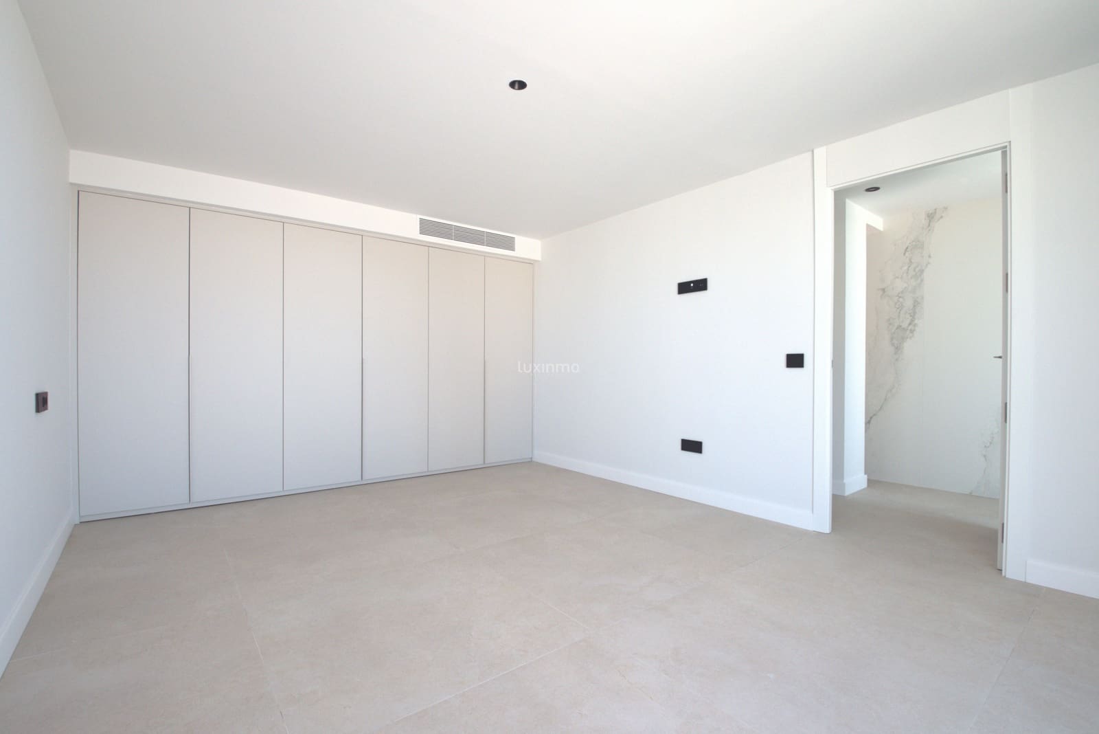 4 bedroom Villa for sale in Altea with pool garage - € 2,600,000 (Ref: 8836163)