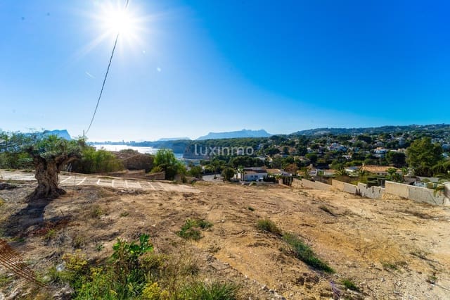Undeveloped Land for sale in Moraira, Teulada-Moraira - € 2,500,000 (Ref: 8836165)