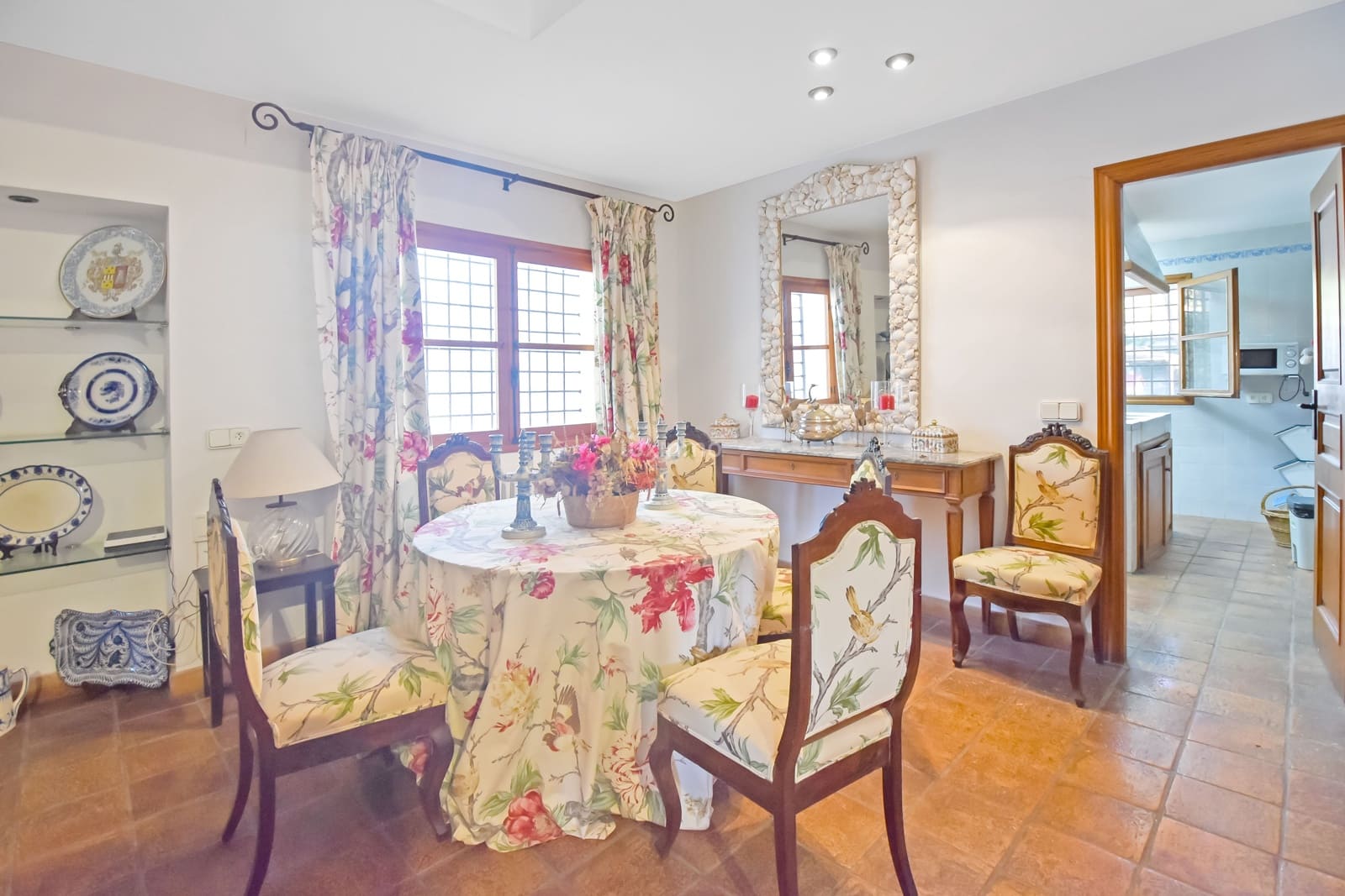 5 slaapkamer Villa te koop in Alicante stad met zwembad garage - € 1.550.000 (Ref: 8838205)