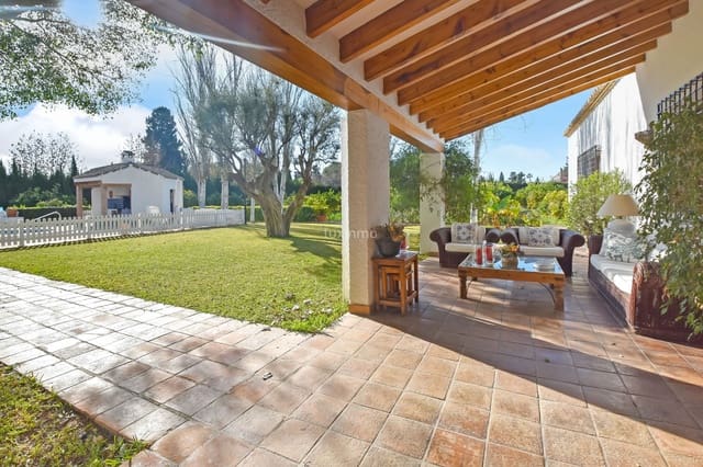 5 slaapkamer Villa te koop in Alicante stad met zwembad garage - € 1.550.000 (Ref: 8838205)