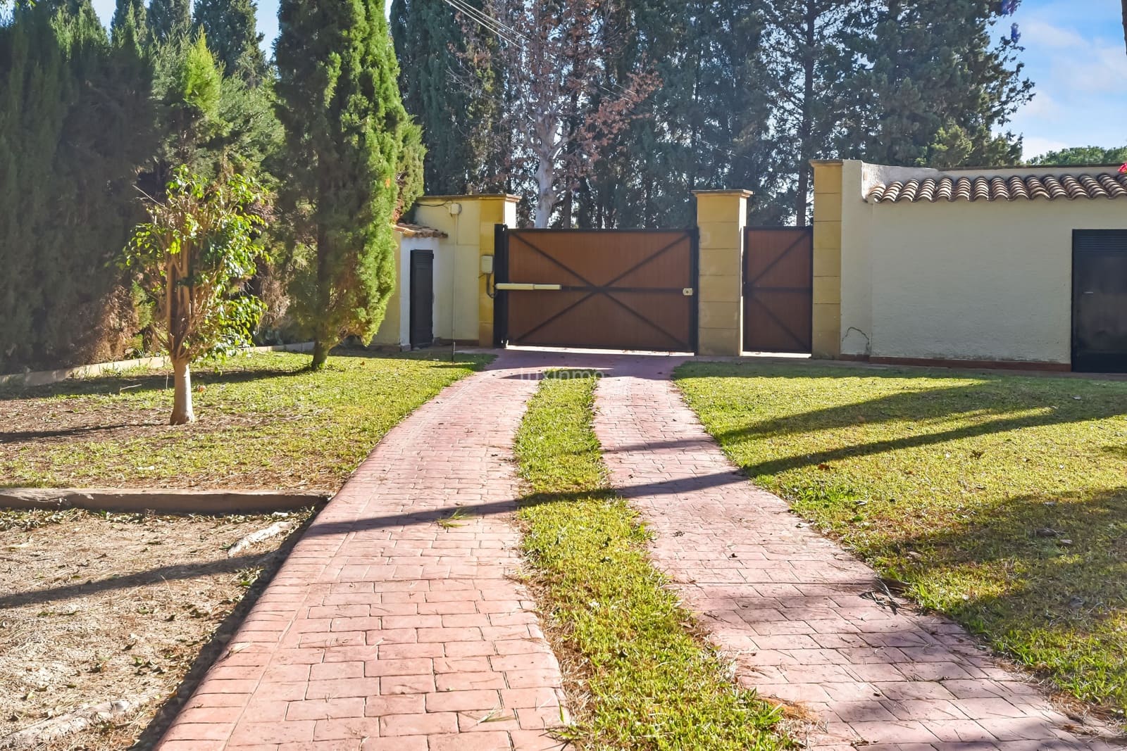 5 slaapkamer Villa te koop in Alicante stad met zwembad garage - € 1.550.000 (Ref: 8838205)