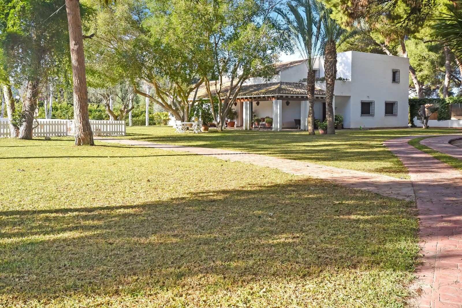 5 slaapkamer Villa te koop in Alicante stad met zwembad garage - € 1.550.000 (Ref: 8838205)