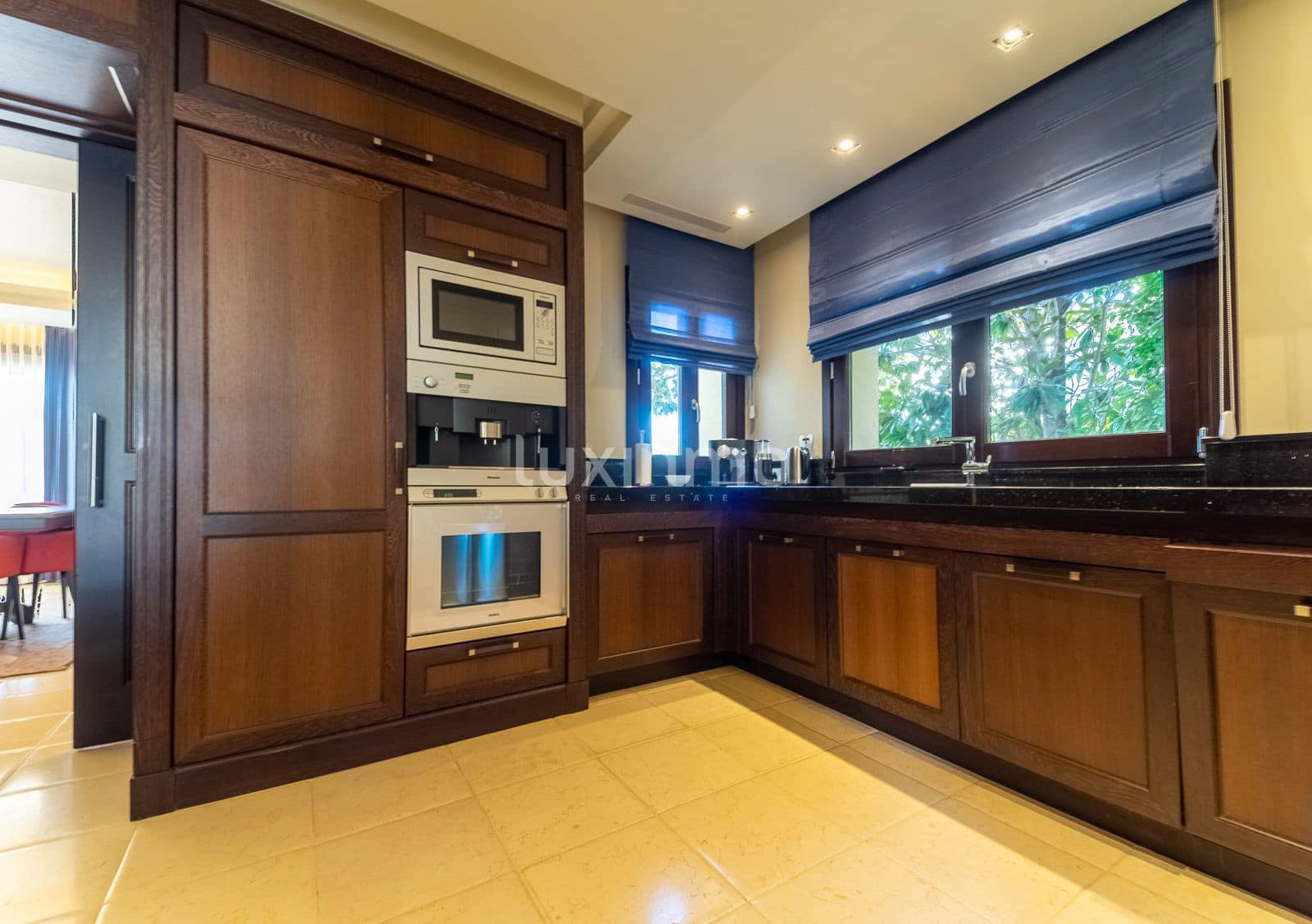 5 bedroom Villa for sale in Altea with pool garage - € 2,800,000 (Ref: 8838210)