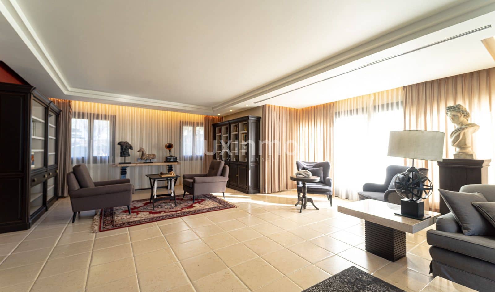 5 bedroom Villa for sale in Altea with pool garage - € 2,800,000 (Ref: 8838210)