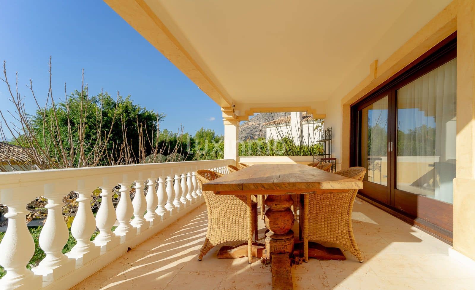 5 bedroom Villa for sale in Altea with pool garage - € 2,800,000 (Ref: 8838210)