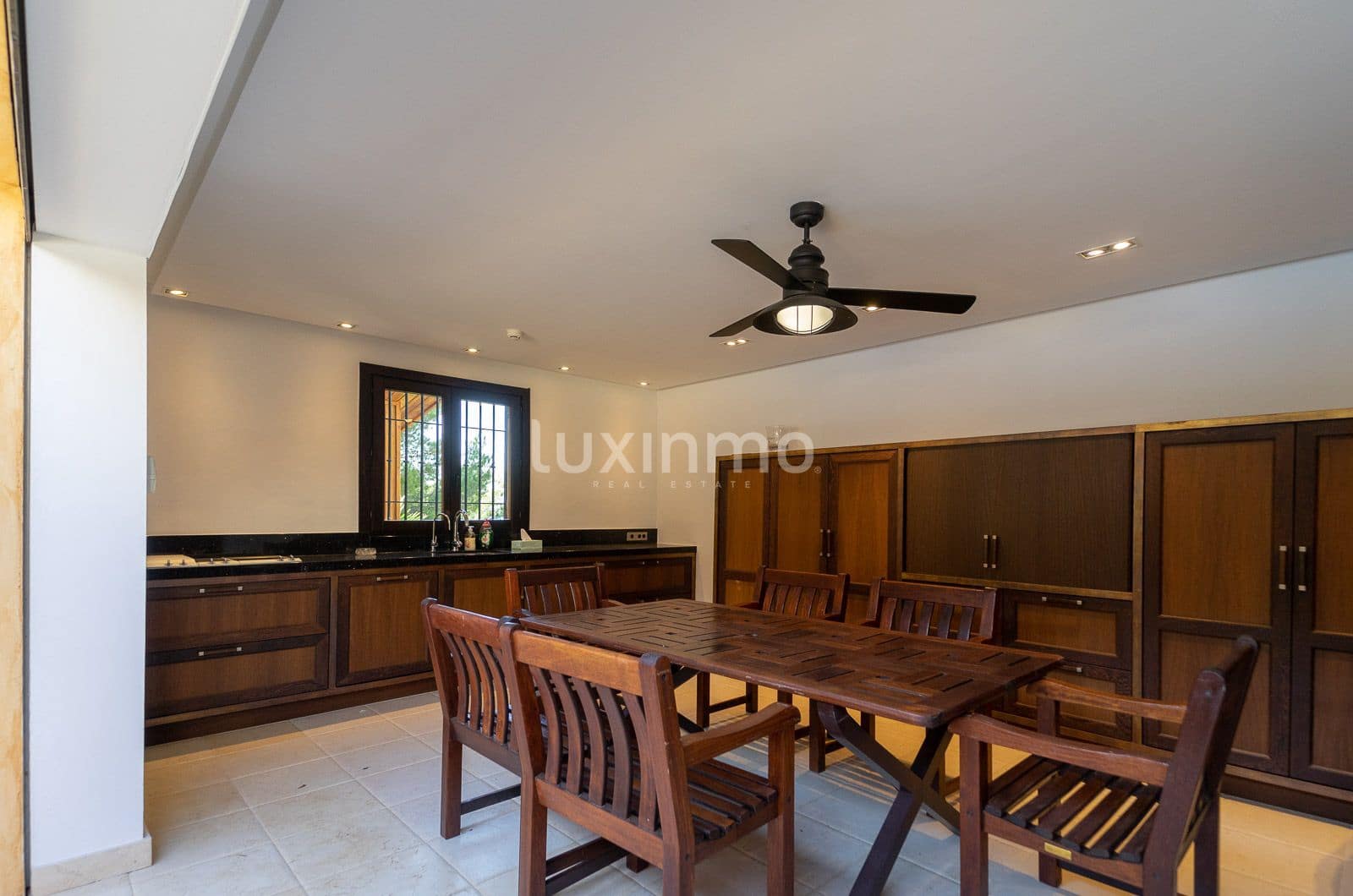 5 bedroom Villa for sale in Altea with pool garage - € 2,800,000 (Ref: 8838210)