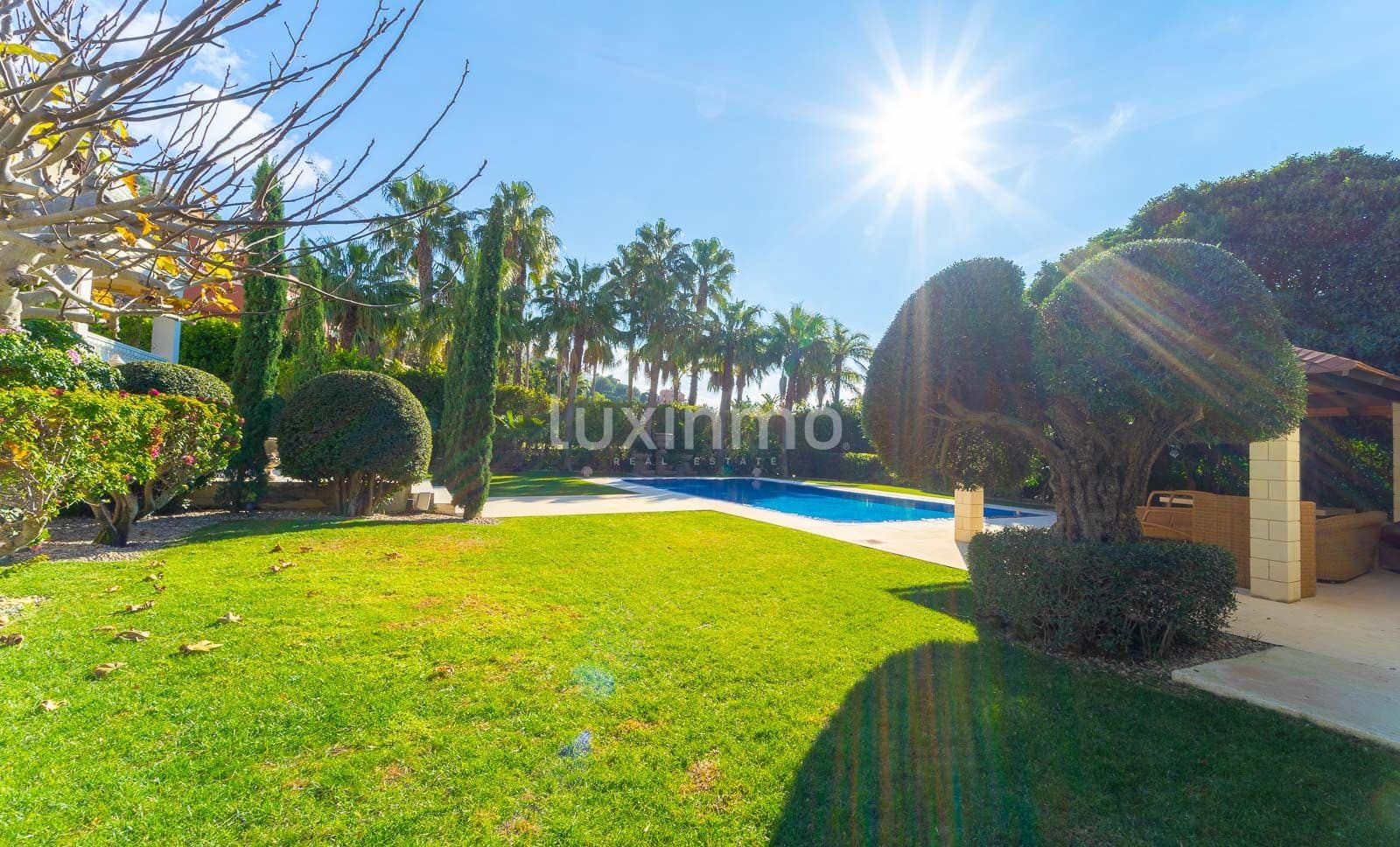 5 bedroom Villa for sale in Altea with pool garage - € 2,800,000 (Ref: 8838210)