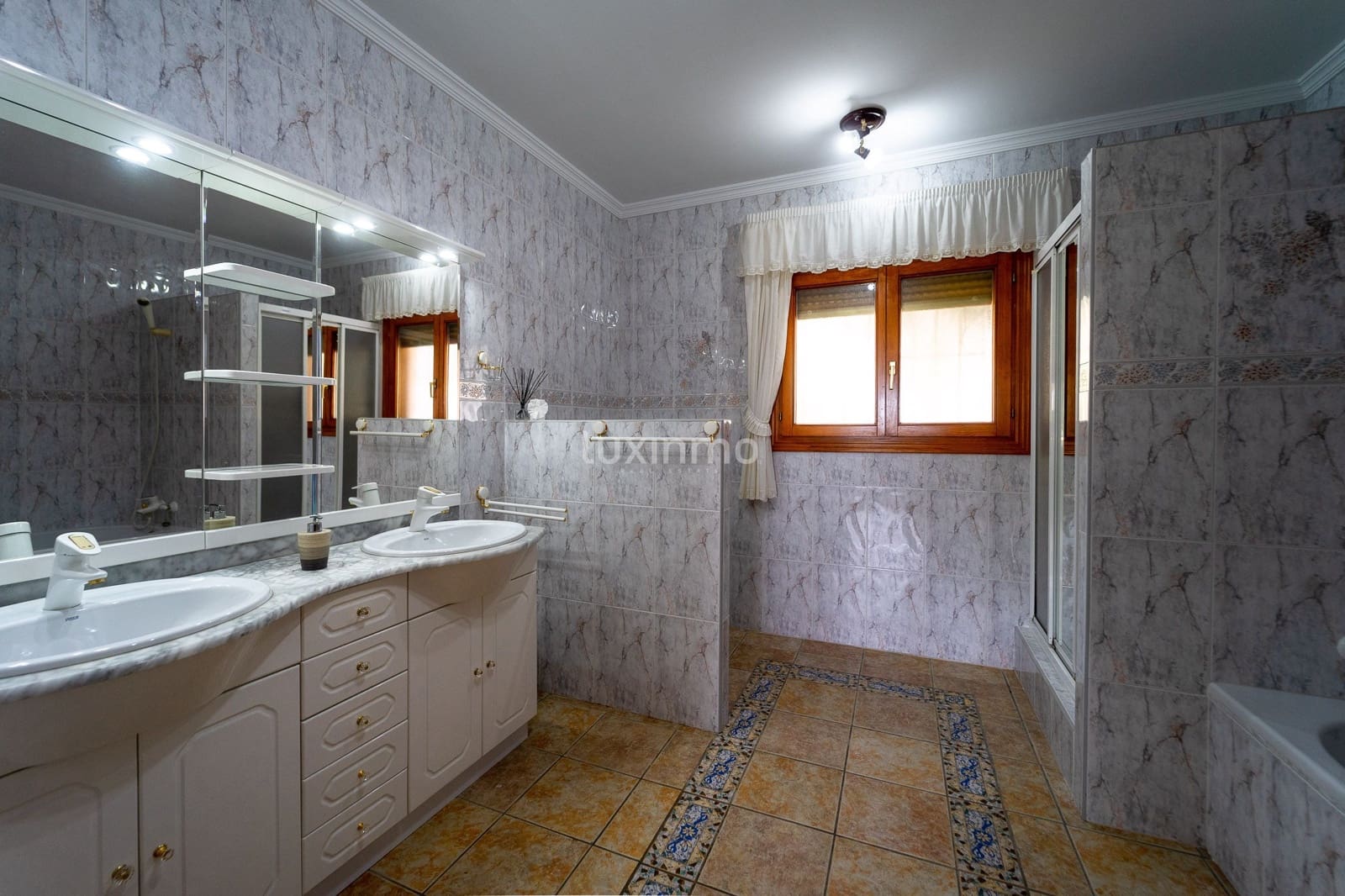 6 sovrum Villa till salu i Calpe / Calp med pool garage - 1 165 000 € (Ref: 8838222)