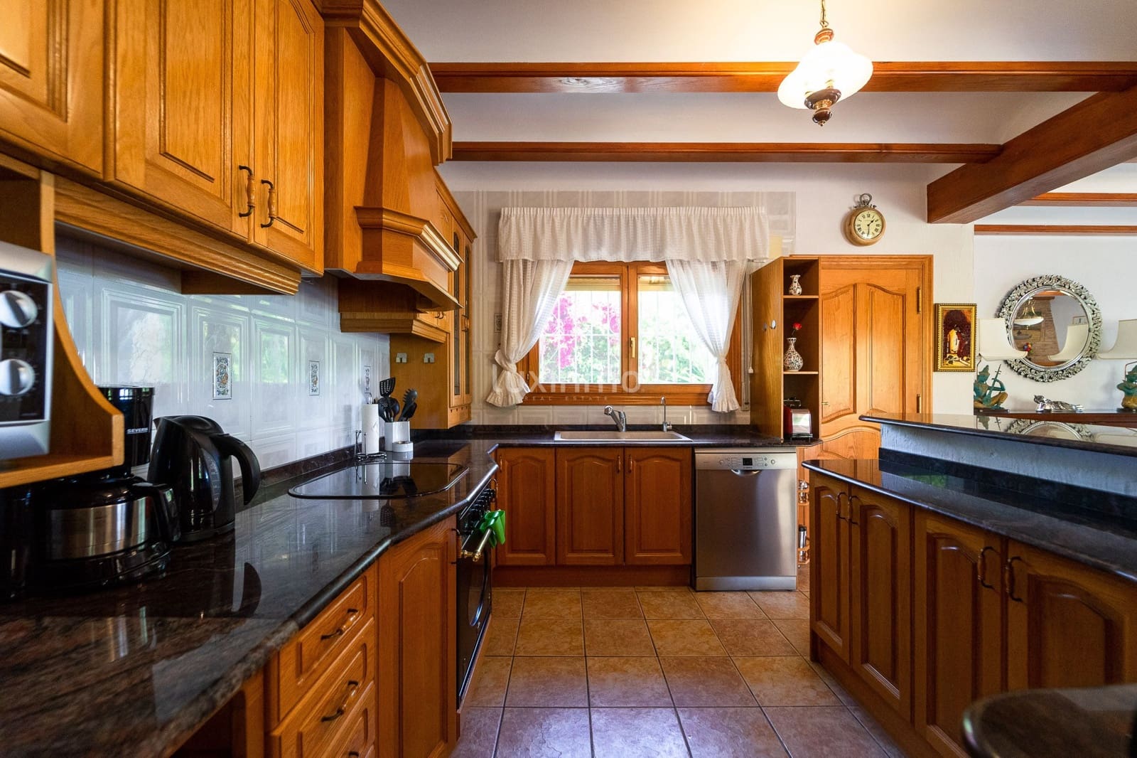 6 sovrum Villa till salu i Calpe / Calp med pool garage - 1 165 000 € (Ref: 8838222)