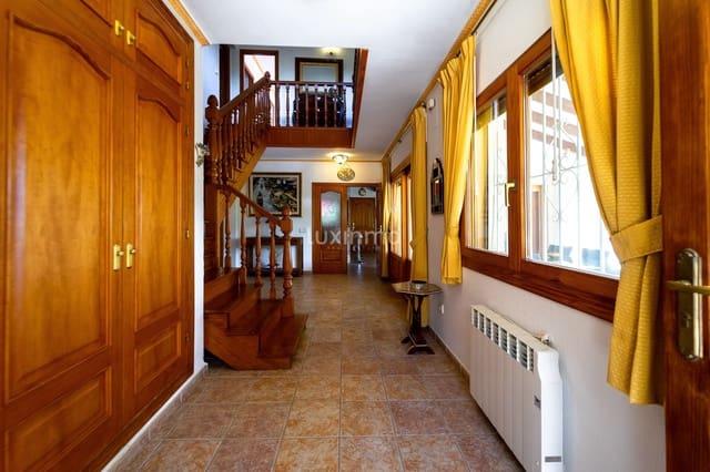 6 sovrum Villa till salu i Calpe / Calp med pool garage - 1 165 000 € (Ref: 8838222)