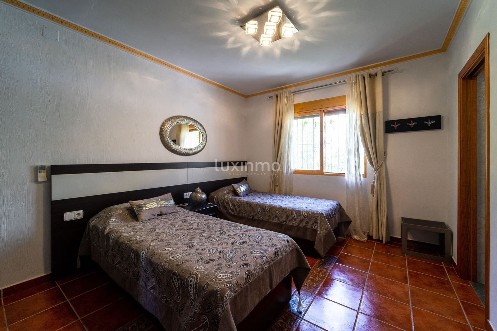 6 sovrum Villa till salu i Calpe / Calp med pool garage - 1 165 000 € (Ref: 8838222)