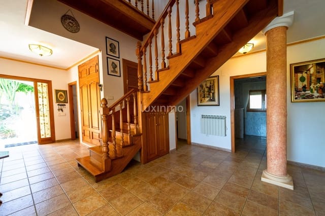 6 sovrum Villa till salu i Calpe / Calp med pool garage - 1 165 000 € (Ref: 8838222)