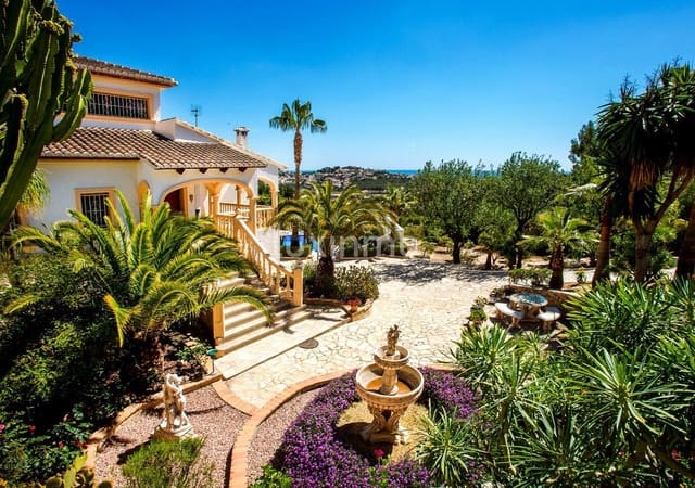 6 sovrum Villa till salu i Calpe / Calp med pool garage - 1 165 000 € (Ref: 8838222)