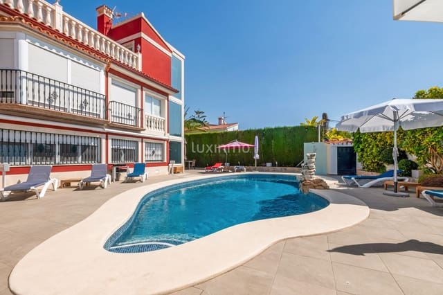 Chalet de 9 habitaciones en Alfaz del Pi / L'Alfàs del Pi en venta con piscina garaje - 1.075.000 € (Ref: 8840511)